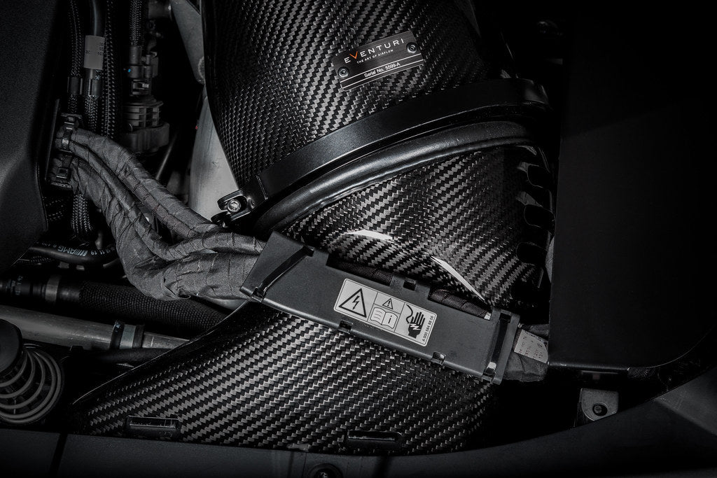 Eventuri Mercedes AMG A45 CLA45 Black Carbon Intake System