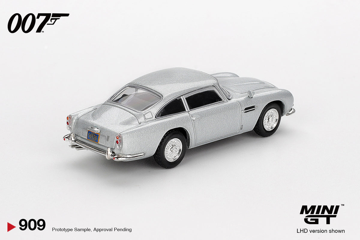 Mini GT – Aston Martin DB5 Casino Royale – product view 3