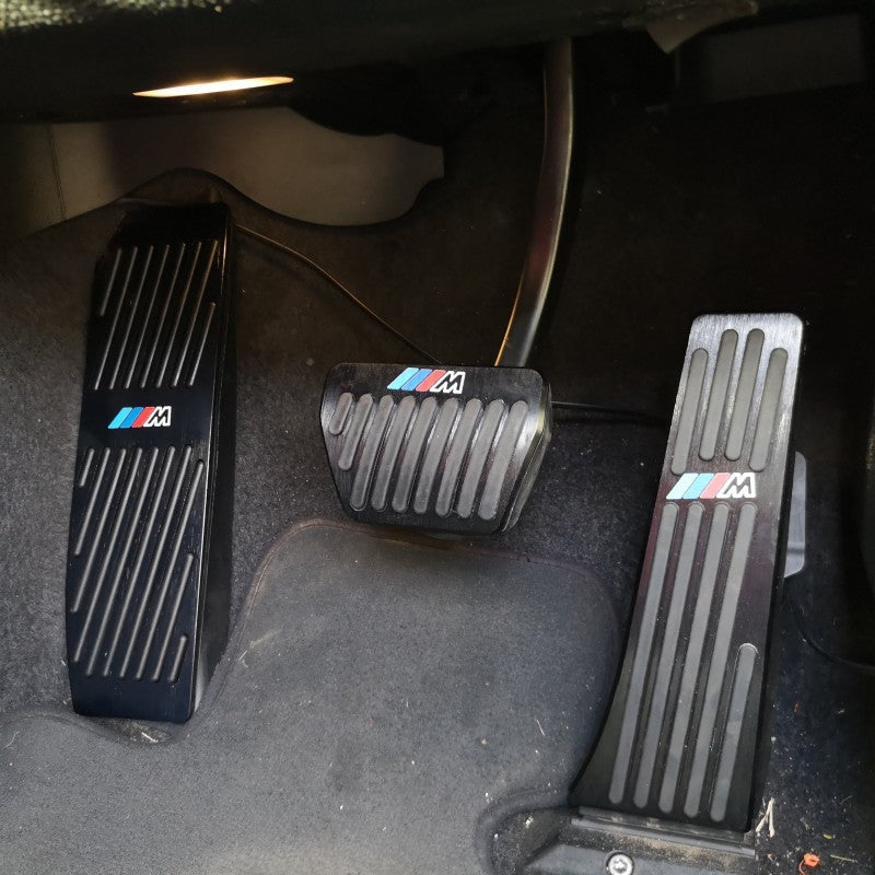 Black aluminium pedal suitable for E / F-Series (Auto)