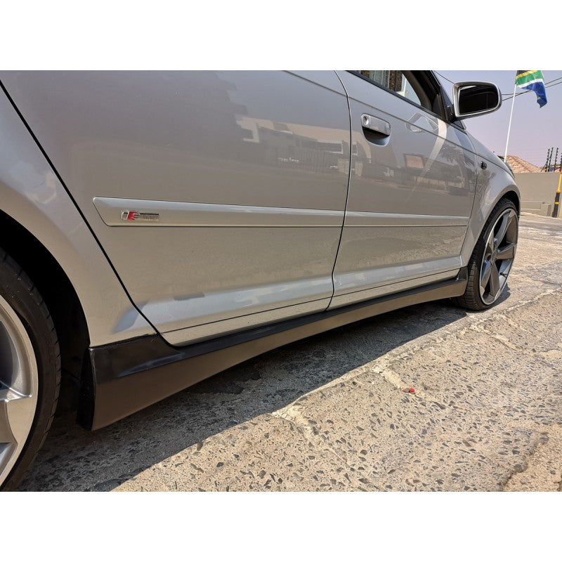 A3 8P1 04-08 OTG style side skirt