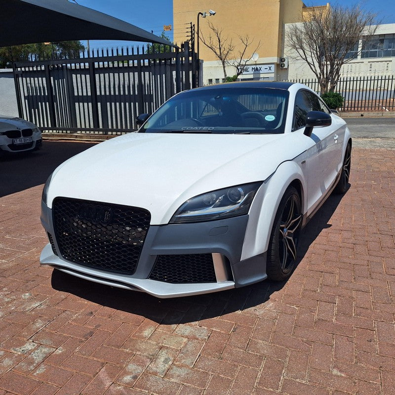 TT 08-14 RS front bumper w/grille