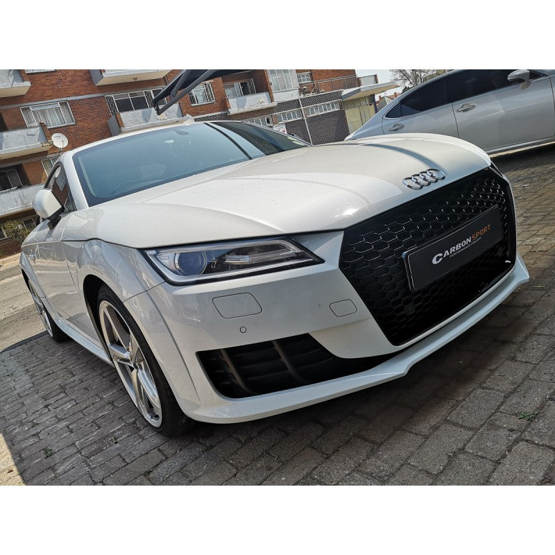 TT 15-18 RS grille w/badge