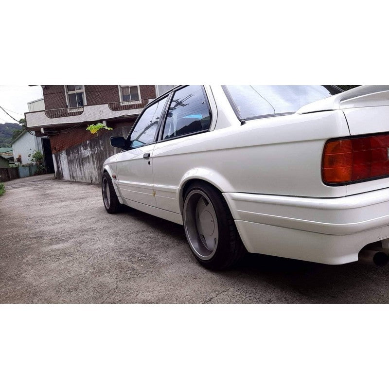 E30 2D fender door panel w/side skirts