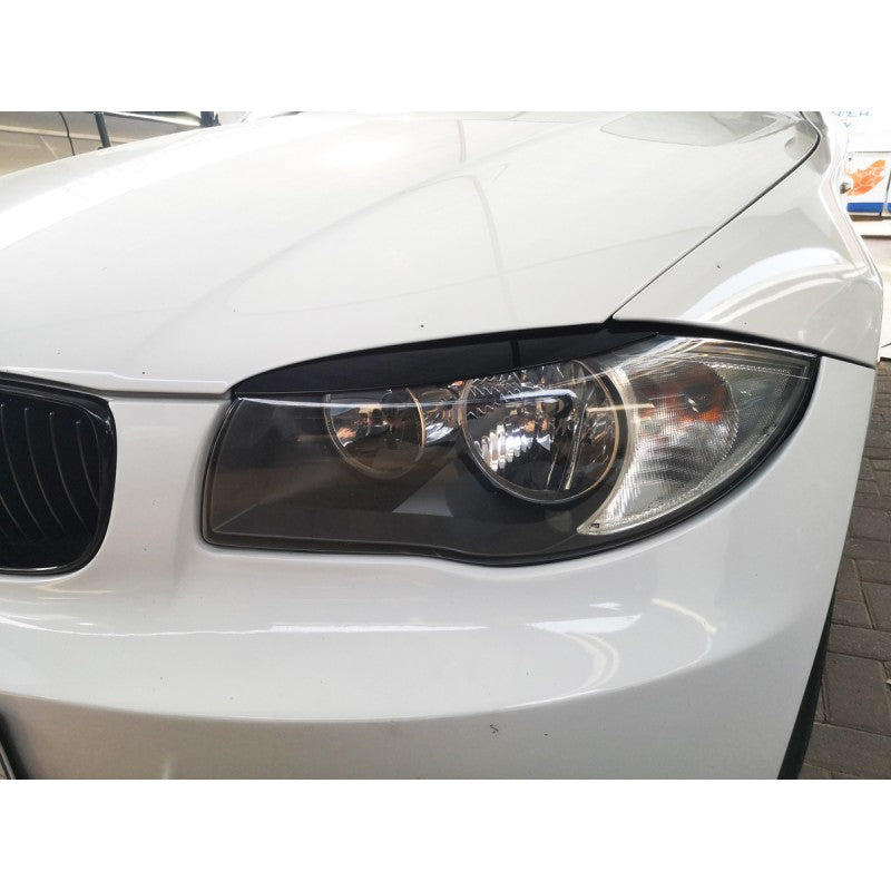 E82 E87 gloss black eyelid