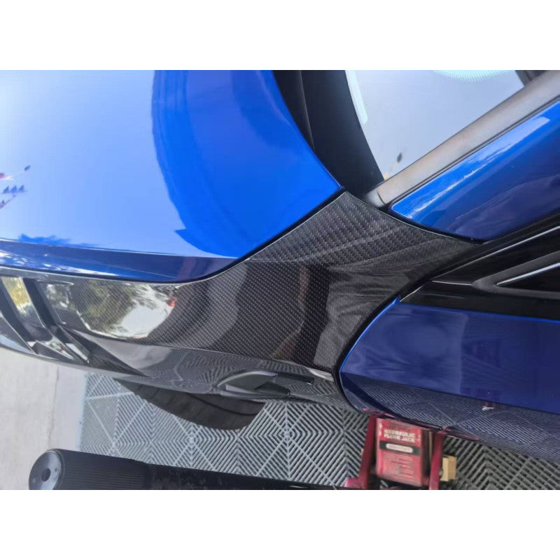 G82 M4 dry carbon fiber fenders