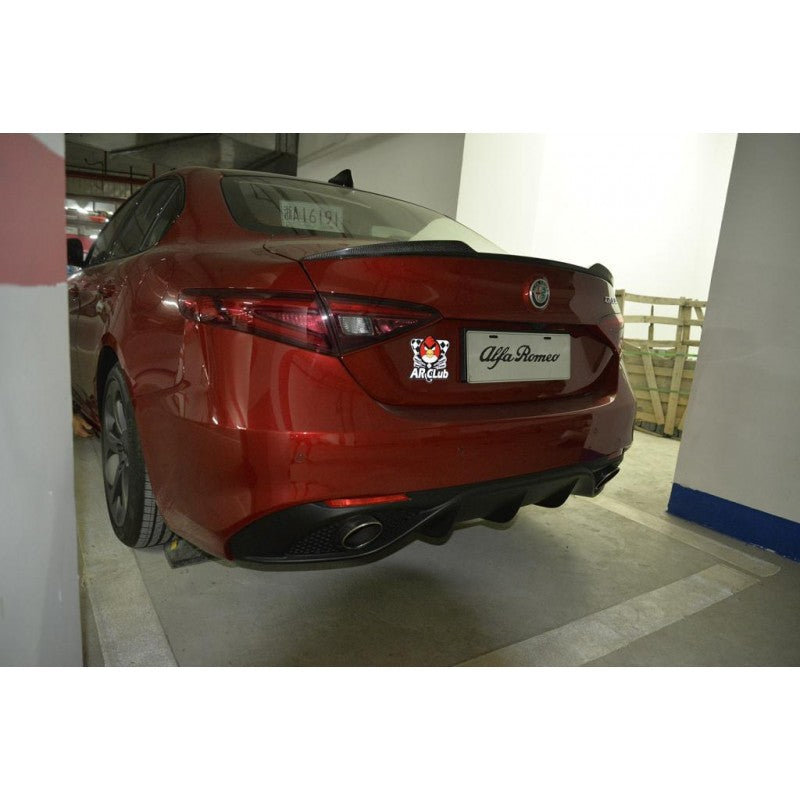Guilia 15-18 carbon fiber boot spoiler