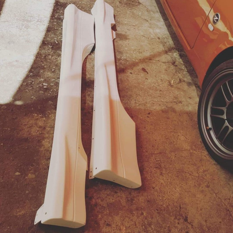 Nissan 350Z Nismo style side skirt