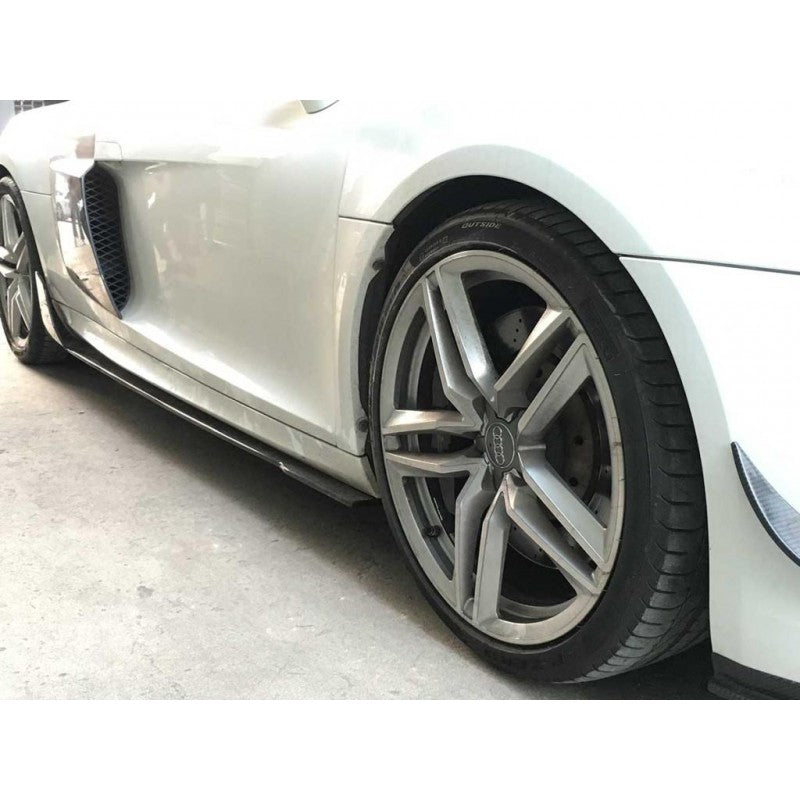 R8 06-15 carbon fiber side skirts