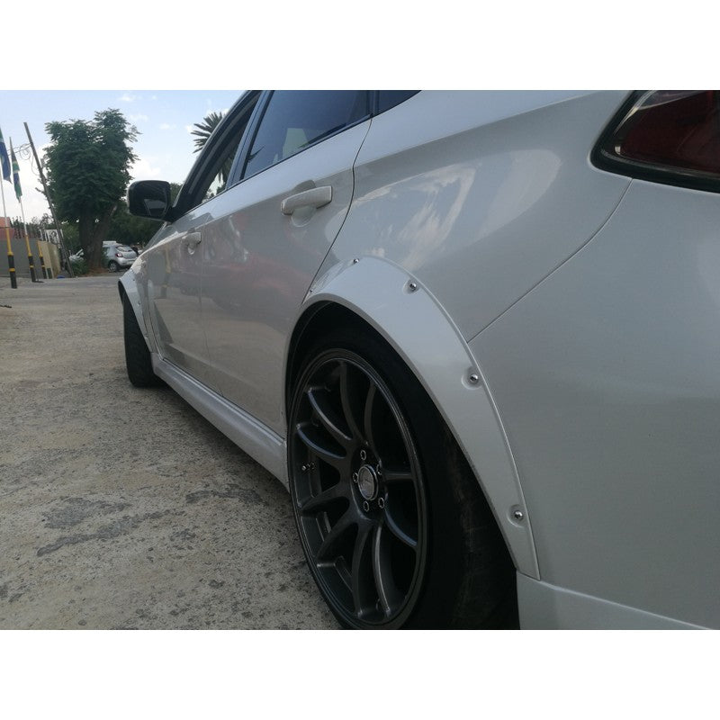 Universal fender flare wheel arch