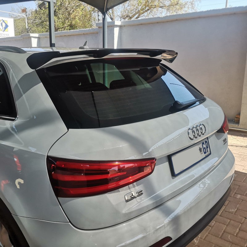 Universal hatchback roof spoiler