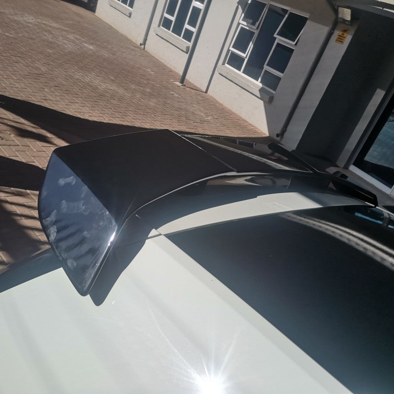 Universal Razor style hatchback roof spoiler