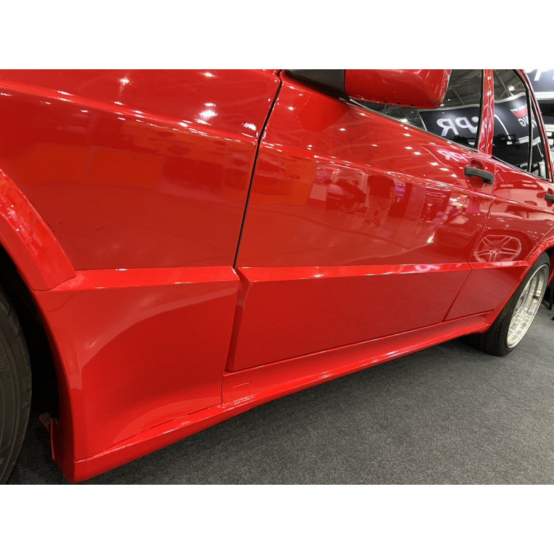 W201 190E AMG side skirts + panel
