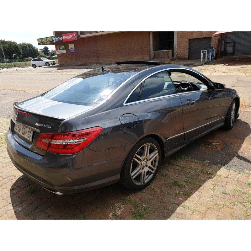 W207 AMG-style carbon fiber boot spoiler