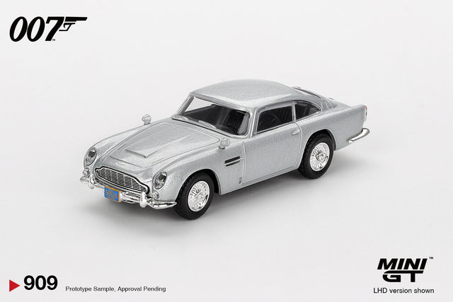Mini GT – Aston Martin DB5 Casino Royale