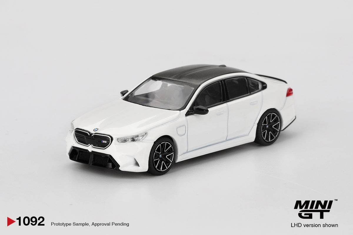 Mini GT – BMW M5 Alpine White