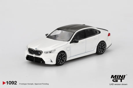Mini GT – BMW M5 Alpine White