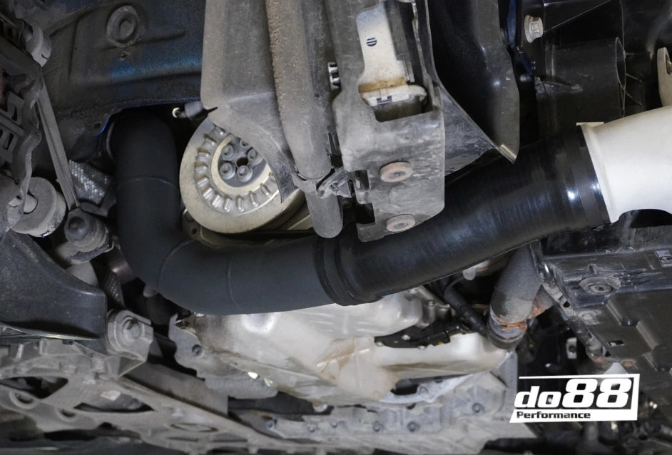 Audi RS3 8V / TTRS 8S Charge pipes, OEM IC
