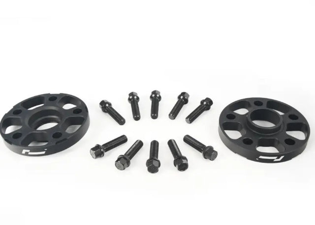 Racingline Spacers 20mm + OEM Bolts (Pair) - VWR640020