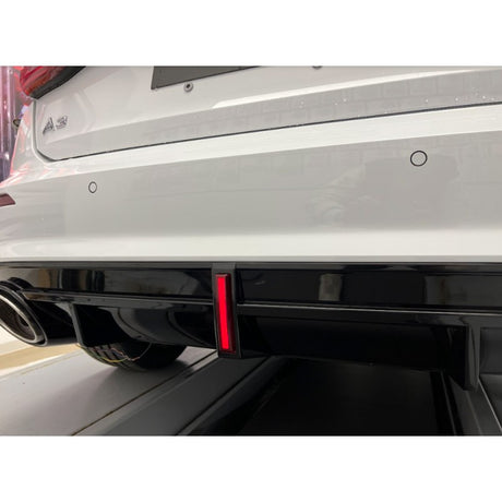 A3 8Y 21+ S-line Hatch diffuser w/LED brakelight