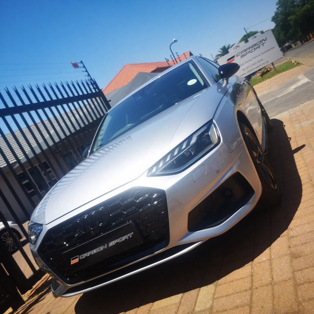 A4 B9.5 19-21 RS grille w/badge