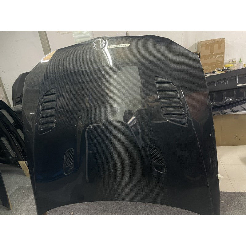 E92 M3 V style carbon fiber bonnet
