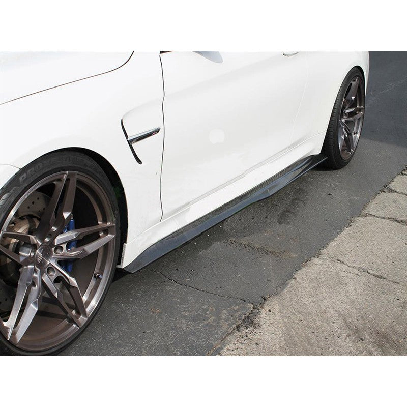 F82 M4 PSM style carbon fiber side skirts