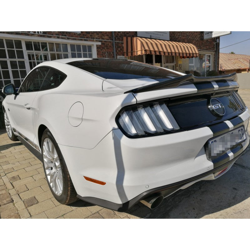 Ford Mustang 2015+ V style Carbon fiber boot spoiler