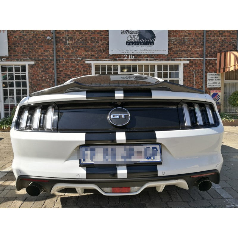 Ford Mustang 2015+ V style Carbon fiber boot spoiler