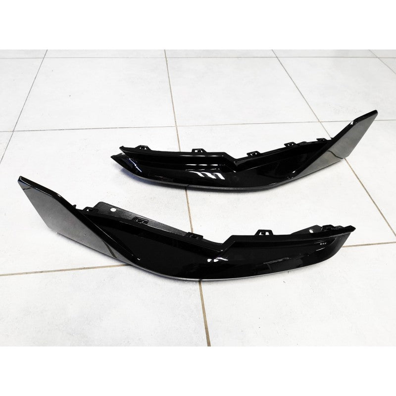 G80 M3 MP style gloss black rear splitters