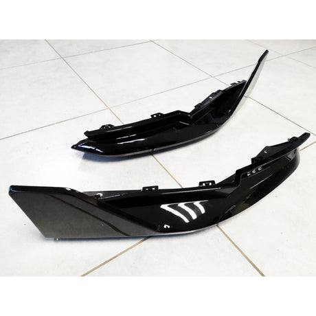G82 M4 MP style gloss black rear splitters