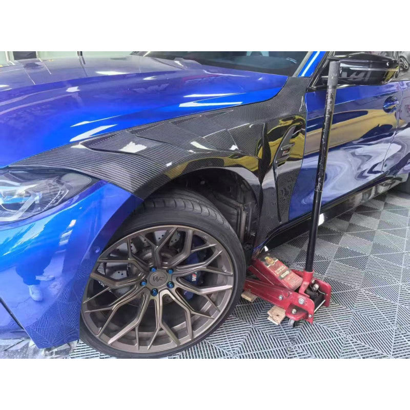 G82 M4 dry carbon fiber fenders