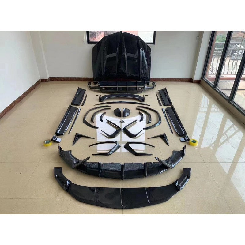 Lamborghini Urus carbon fiber wide bodykit