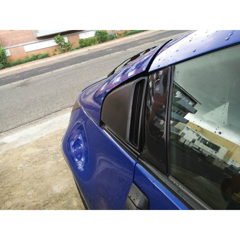 Nissan 350Z rear window scoop