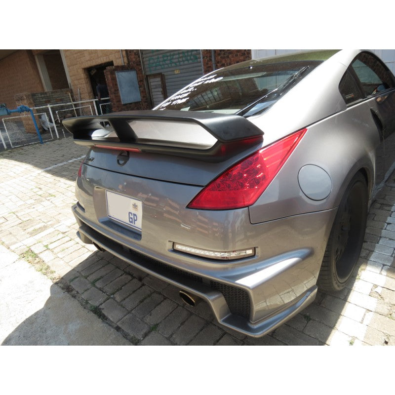 Nissan 350Z RS style rear bumper
