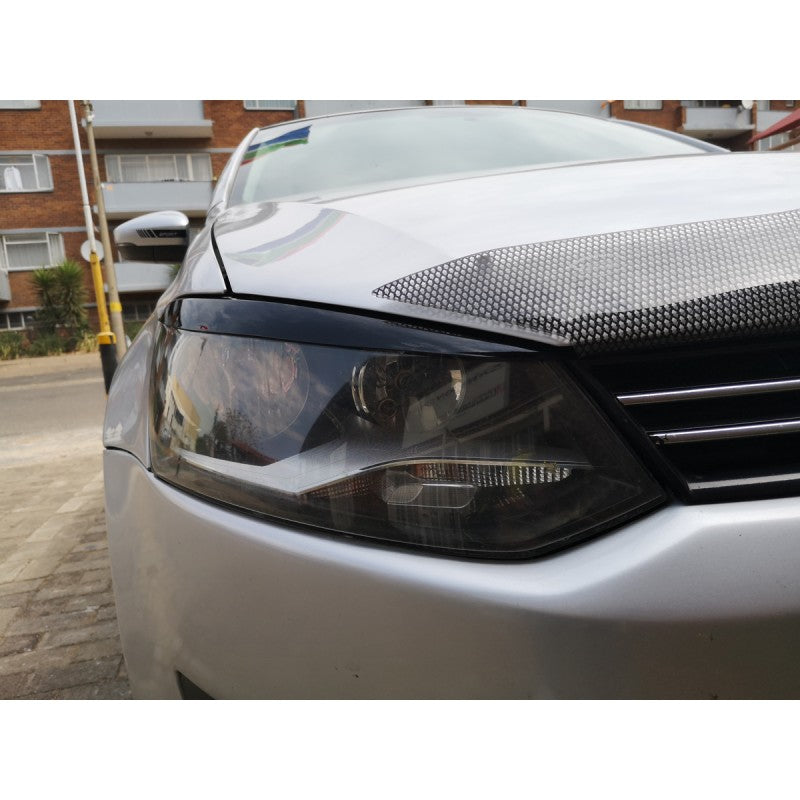 Polo 6 eyelid