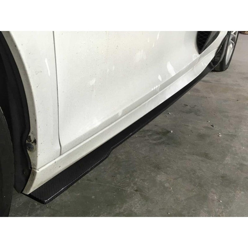 R8 06-15 carbon fiber side skirts
