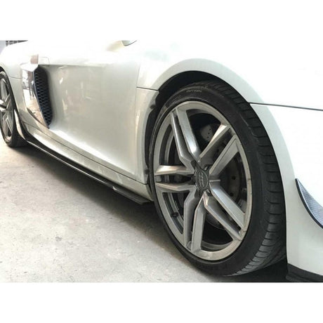 R8 06-15 carbon fiber side skirts