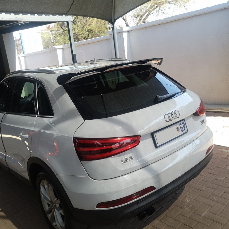 Universal hatchback roof spoiler