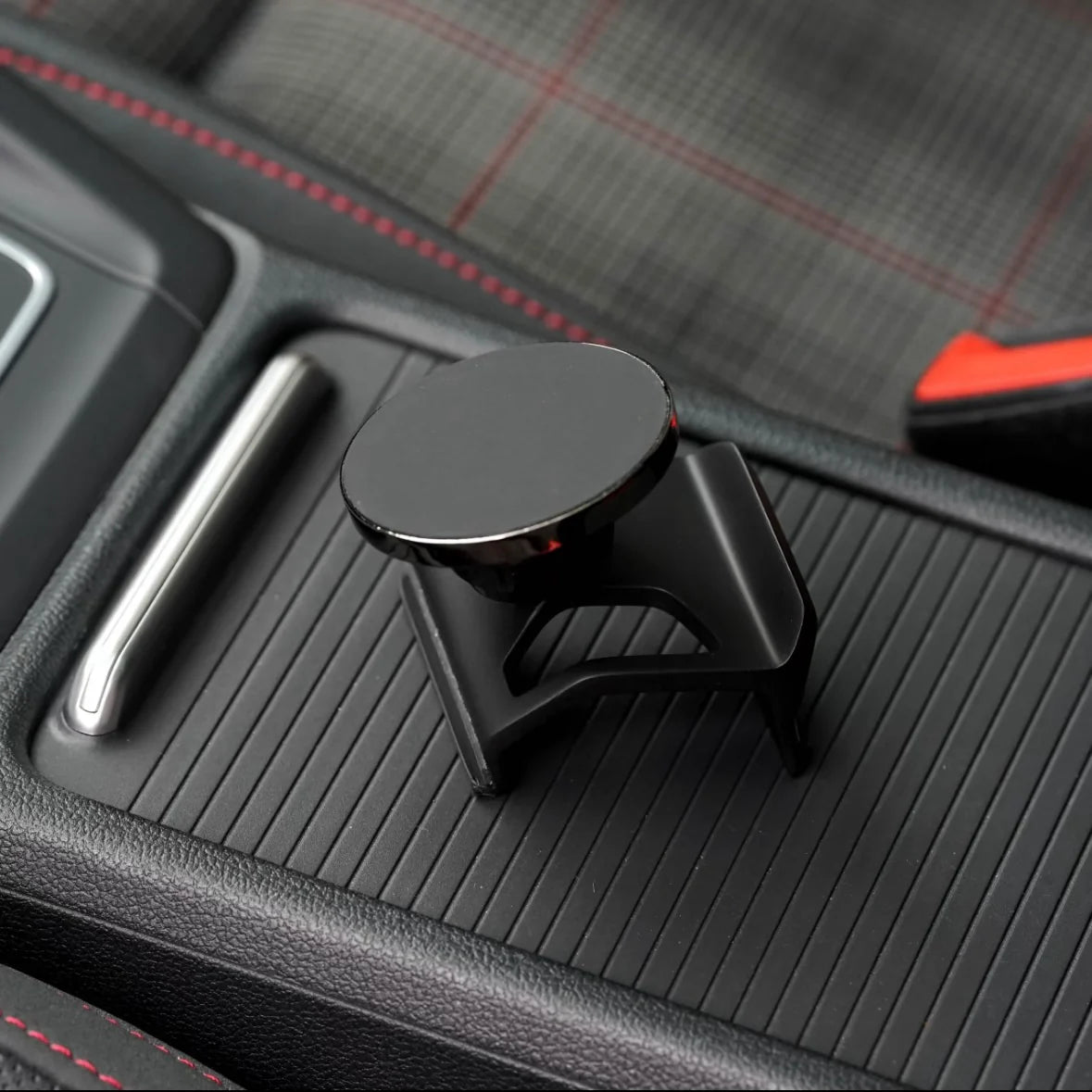 OMB Magnetic Phone Holder – VW Golf Mk8 – product view 2