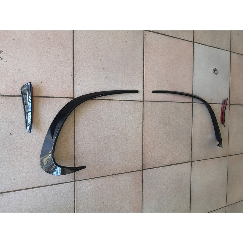 W117 16-18 facelift front bumper 4pcs canards
