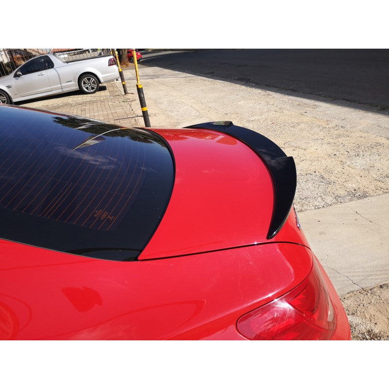 W117 V style boot spoiler
