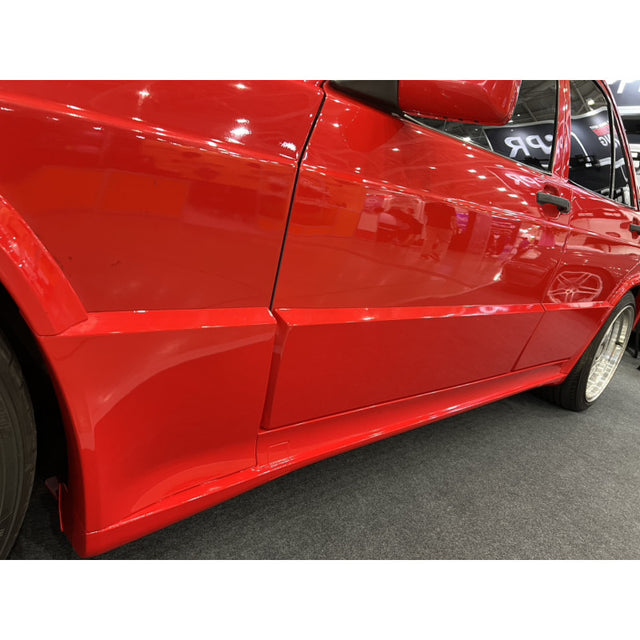 W201 190E AMG side skirts + panel