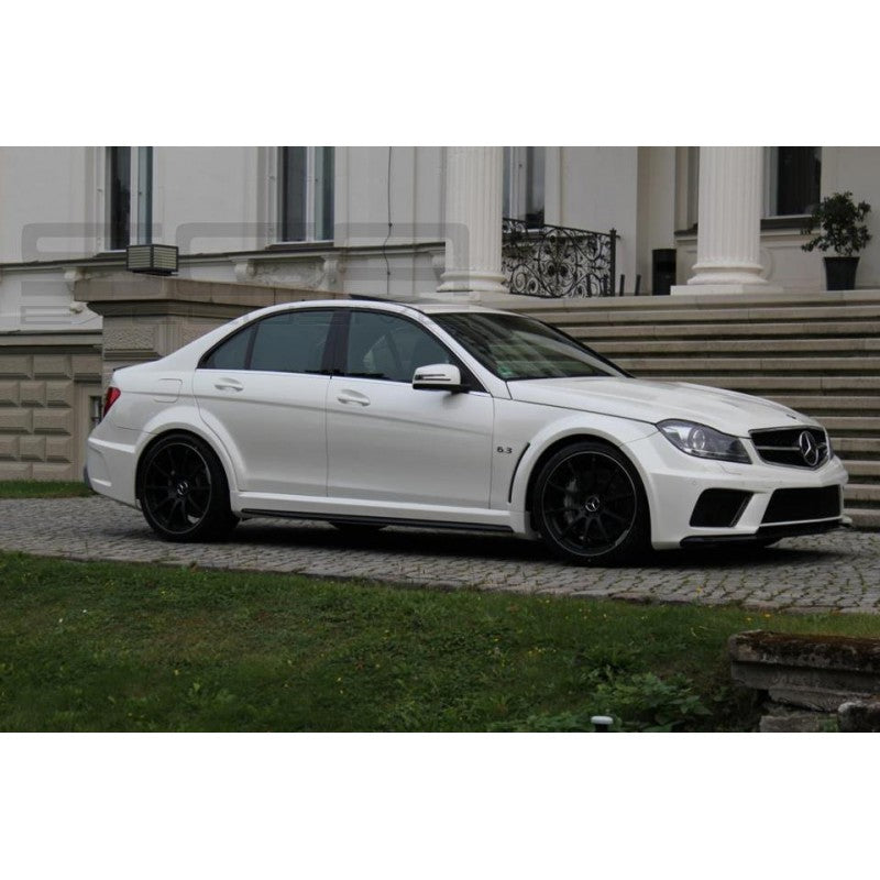 W204 C63 Sedan Blackseries bodykit