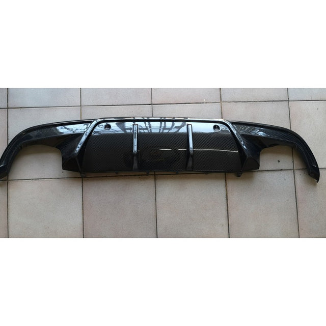 W205 4D AMG B-style carbon fiber rear diffuser