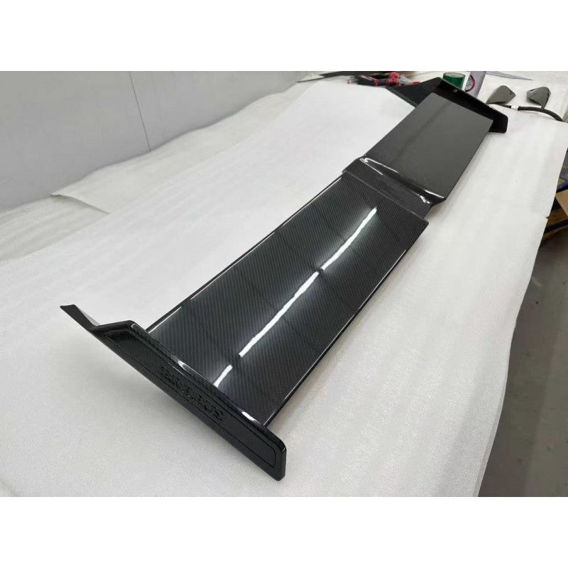W465 dry carbon roof spoiler